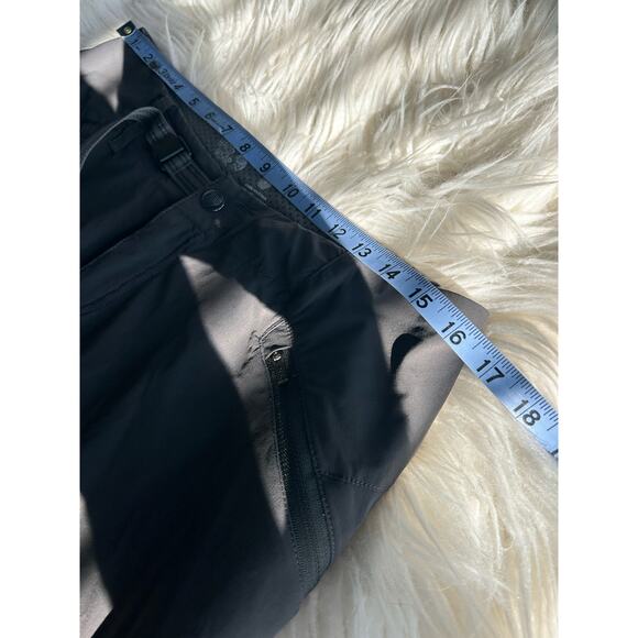 Mountain Hardwear Women's Cargo Shorts‎ Belt Waist Buckle Outdoor Gray Size 8 - Picture 7 of 9